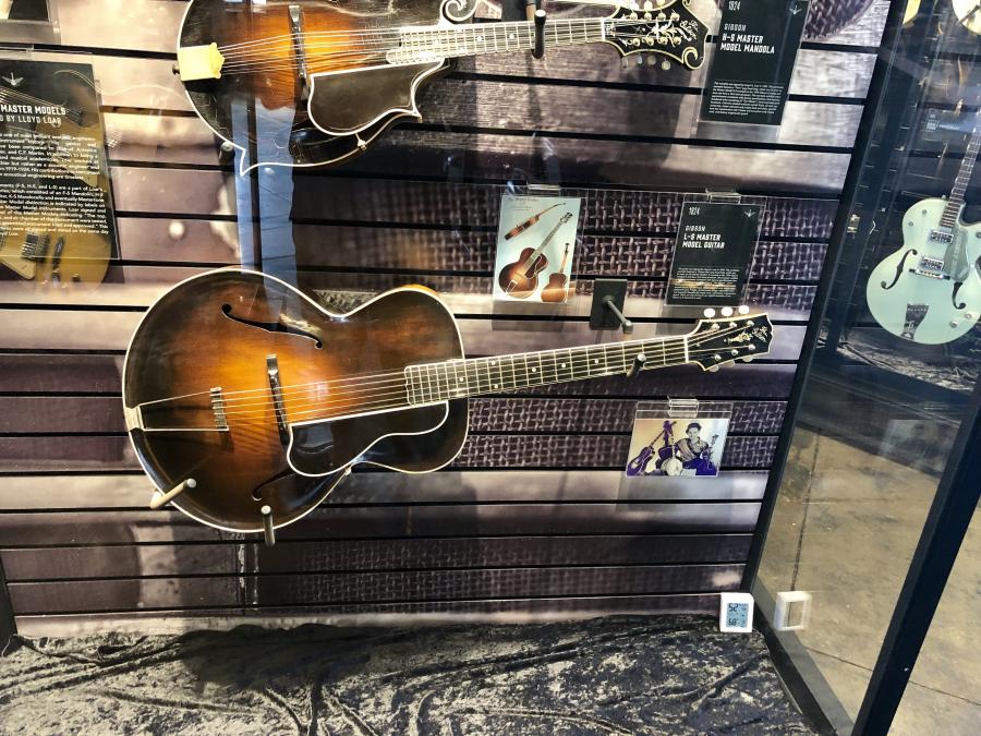 Songbirds guitar museum in Chattanooga-fullsizeoutput_2436-jpg