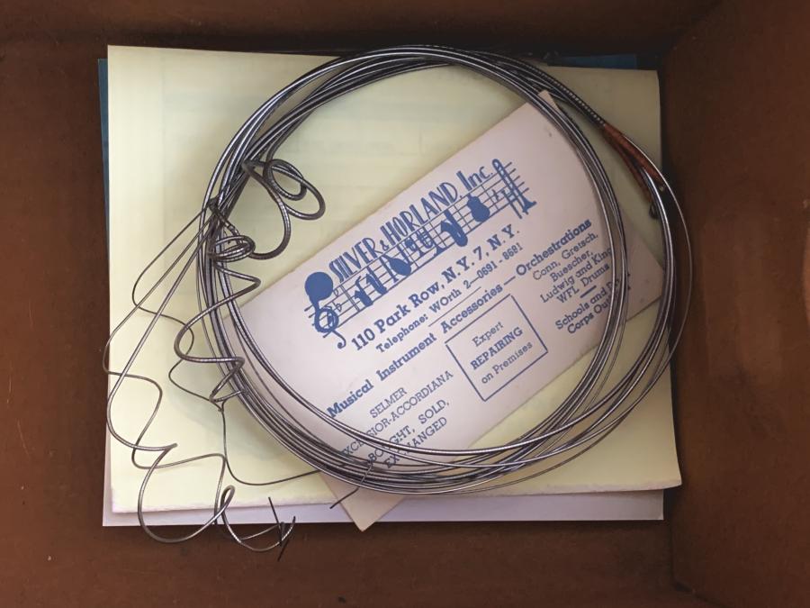 Looking for flatwound strings that sound dead right out of the package-646c9f27-b7e5-49c0-8fbb-e03d17519bb7-jpg