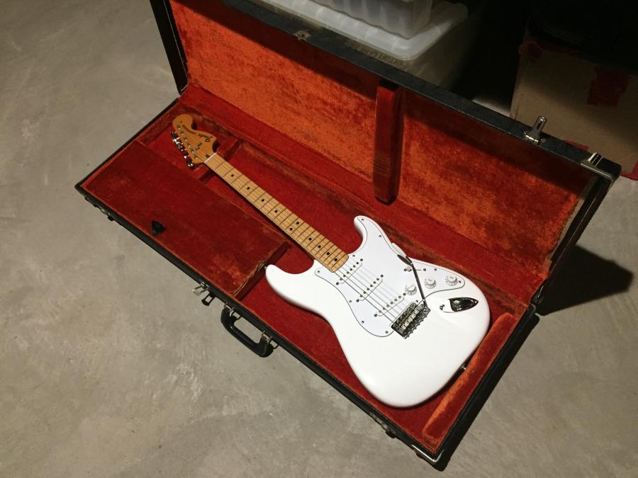 1974 Fender Stratocaster &amp; Silverface Deluxe-img_0394-jpg