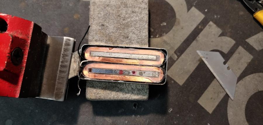 Mini humbuckers vs Johnny Smith pickup (they are different)-fa12678e-bf0e-4831-9c06-924f8f786023-jpg