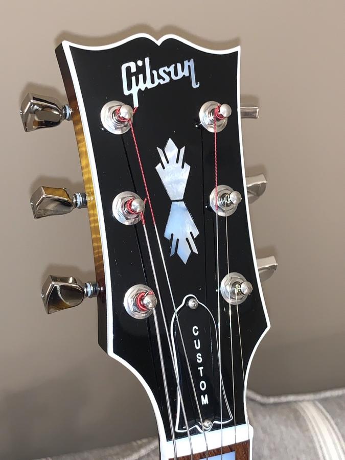 Different versions of Gibson’s “Open Book” headstock...?-feaa076e-de24-42eb-9f4a-3fe2ff60792a-jpg