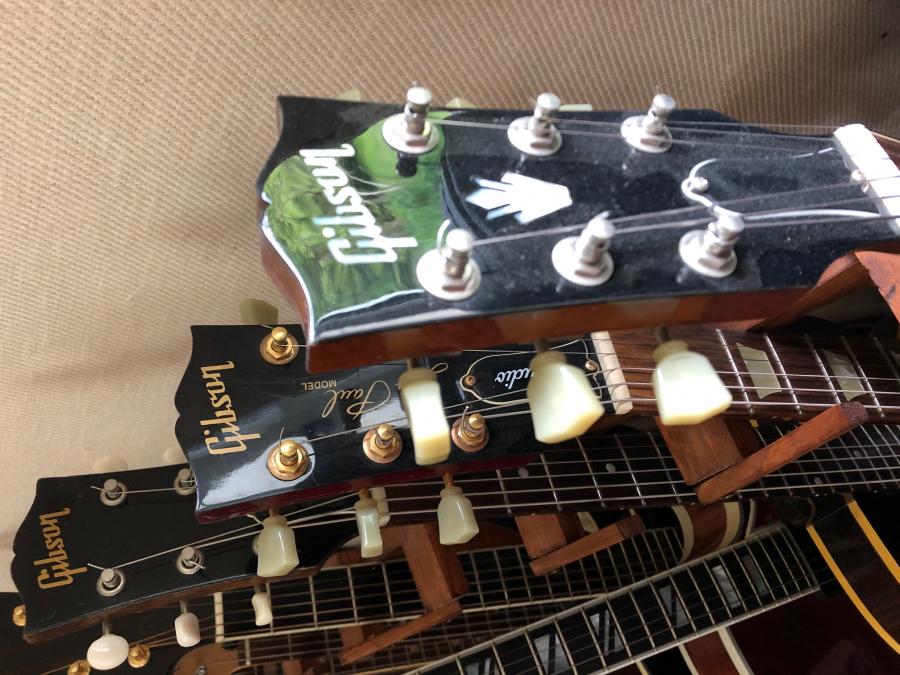 Different versions of Gibson&rsquo;s &ldquo;Open Book&rdquo; headstock...?-img_3411-jpg