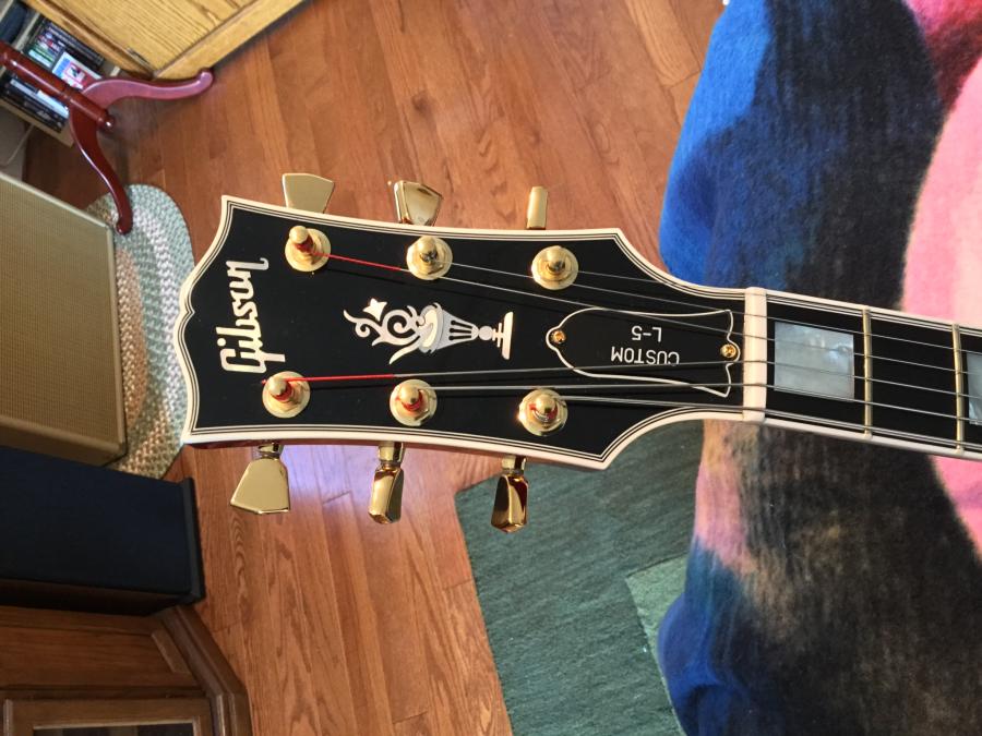 Different versions of Gibson&rsquo;s &ldquo;Open Book&rdquo; headstock...?-cba4aea7-0f17-4acd-b348-cceb251db34d-jpg
