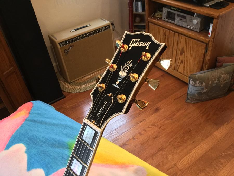 Different versions of Gibson&rsquo;s &ldquo;Open Book&rdquo; headstock...?-ae9d71d6-a78b-4a19-9c2f-31da2b7a5ec8-jpg