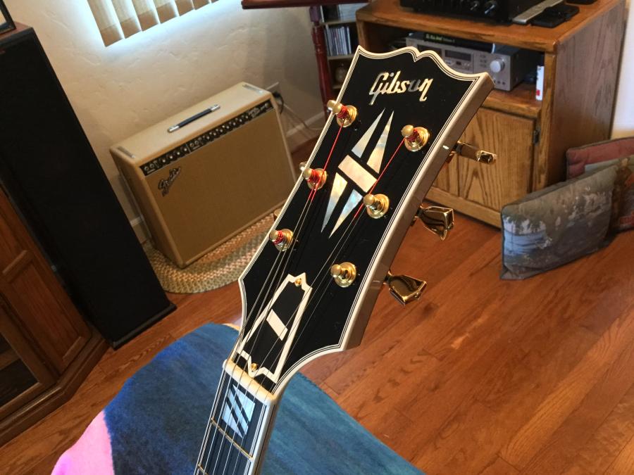 Different versions of Gibson&rsquo;s &ldquo;Open Book&rdquo; headstock...?-4d215ef2-d80c-4766-8fc9-d67a0111d2cc-jpg