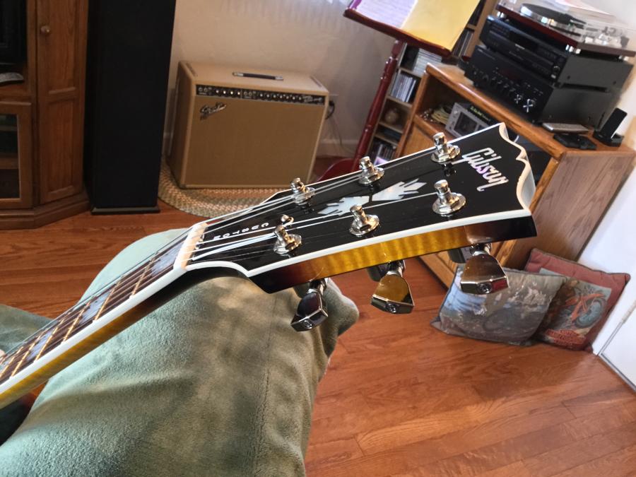Different versions of Gibson&rsquo;s &ldquo;Open Book&rdquo; headstock...?-9a5b8551-cf01-4bff-bcfa-2d1514bee95f-jpg