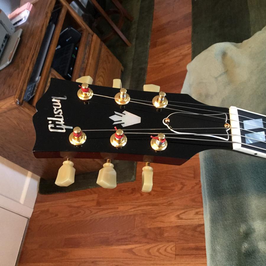 Different versions of Gibson&rsquo;s &ldquo;Open Book&rdquo; headstock...?-3439d051-469e-4432-8a19-561a4e5b1ef6-jpg