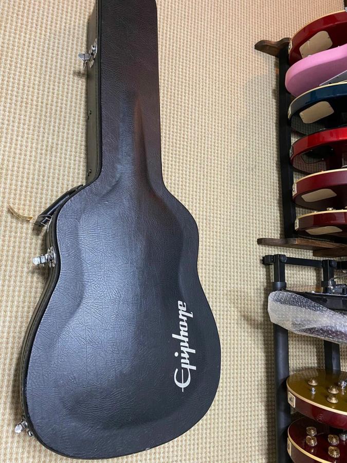 Using Epiphone dreadnought case for ES-175-s-l1600-jpg