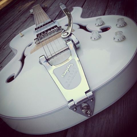 White Archtops-601751_10151418486010811_1537367667_n-jpg