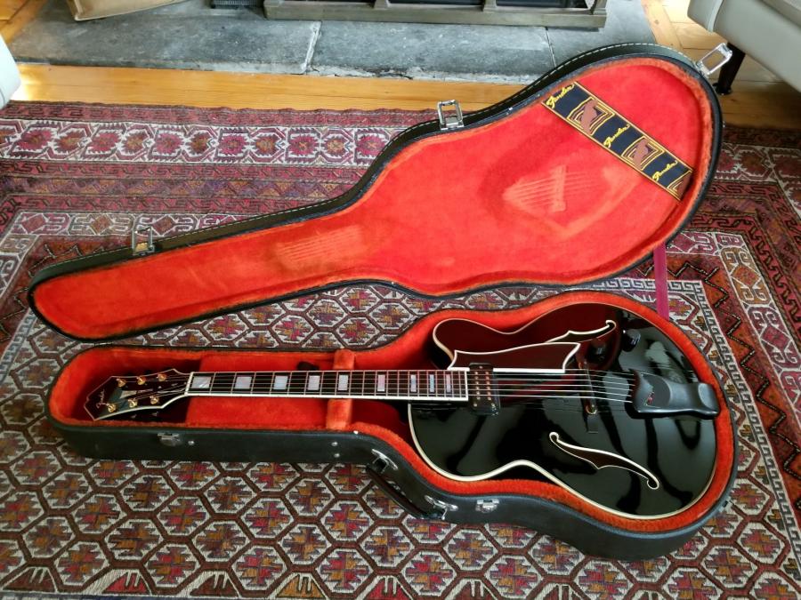 Show Me Your Black Archtop-da-pic2-jpg