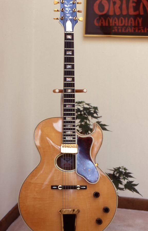 Gibson Howard Roberts saga-hra-n-17-jpg