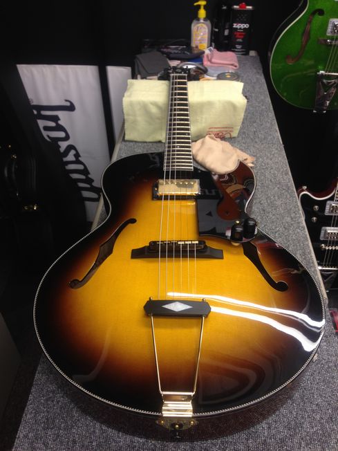 Seventy Seven Guitars-seventy-seven-hawk-jpg