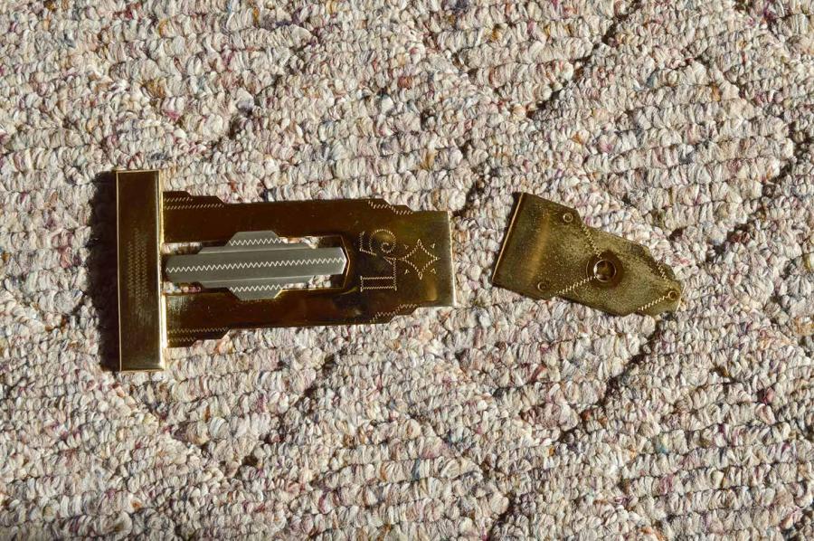 Wes Montgomery &quot;L5&quot; Tailpiece Insignia-gib-l5-tp-broken-jpg