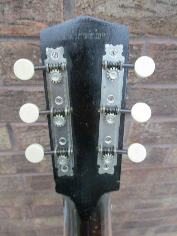 Help me identify this old archtop-dixie_01_05-jpg