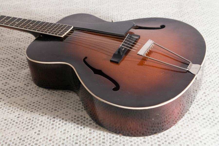 Help me identify this old archtop-schonbach_nn_02_04-jpg