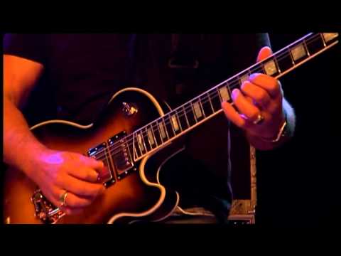 Gibson Les Paul - What well-known jazz guitar players have used one?-akkerman-jpg