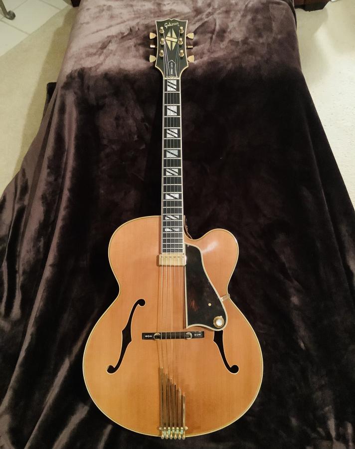 evolution of the Gibson Johnny Smith-4f289f34-4a54-4f72-9ddb-f577ab6d33ea-jpg