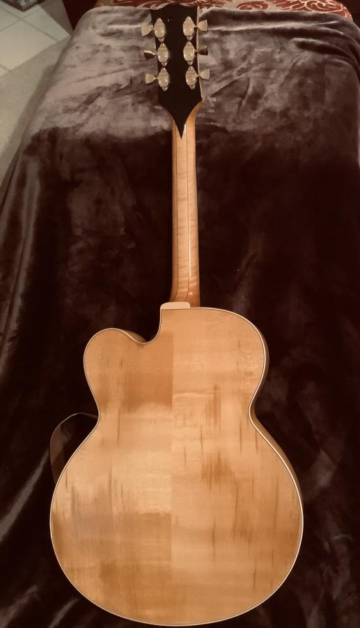 evolution of the Gibson Johnny Smith-2da08814-518a-4706-9b58-d9995258d4fa-jpg