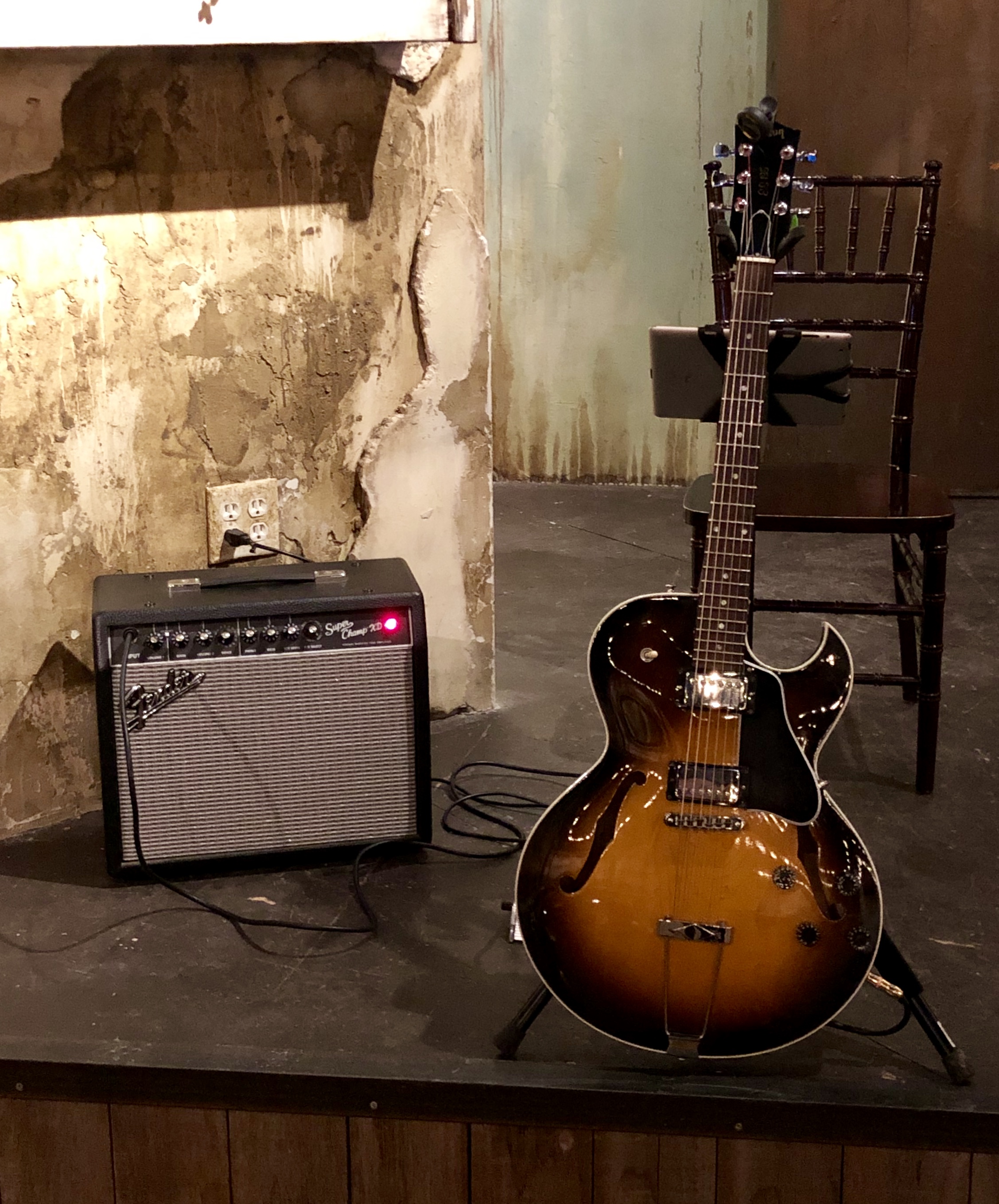 A Guitarist's Workstation-112bc5d2-9d84-4bcb-a41a-72f7436096fa-jpeg