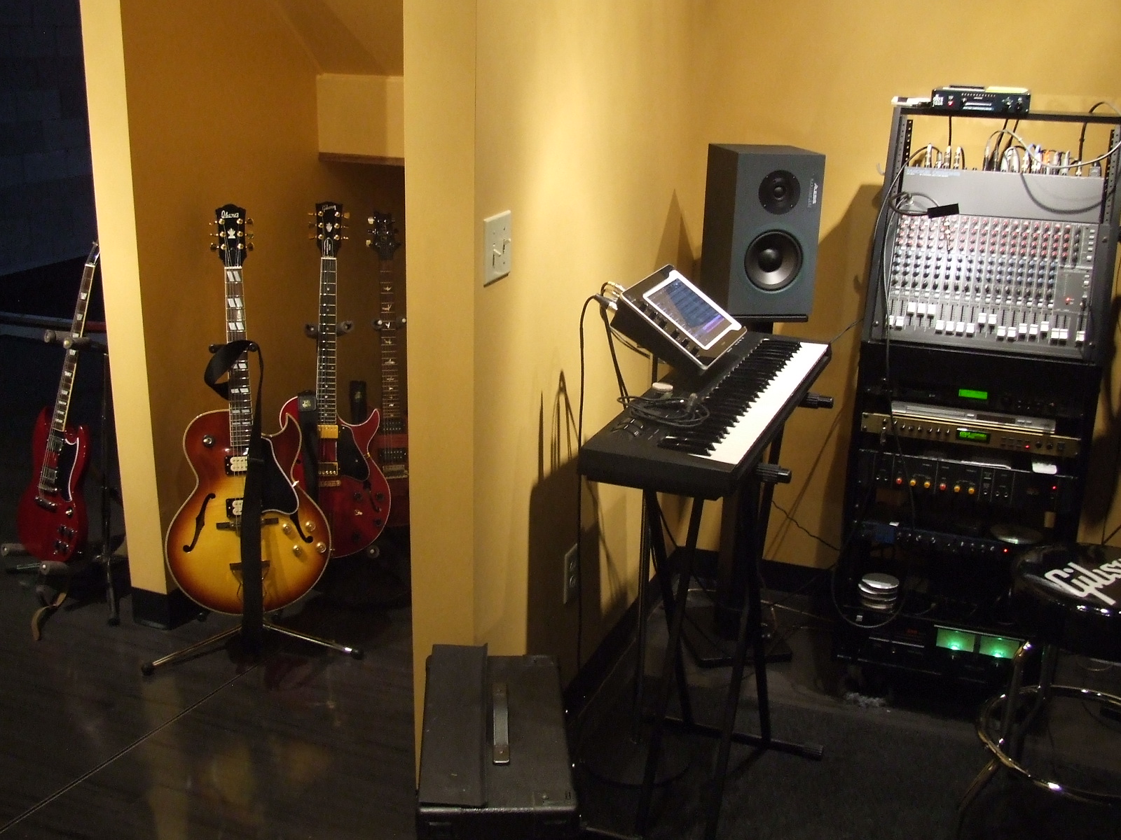 A Guitarist's Workstation-recording-setup-jpg