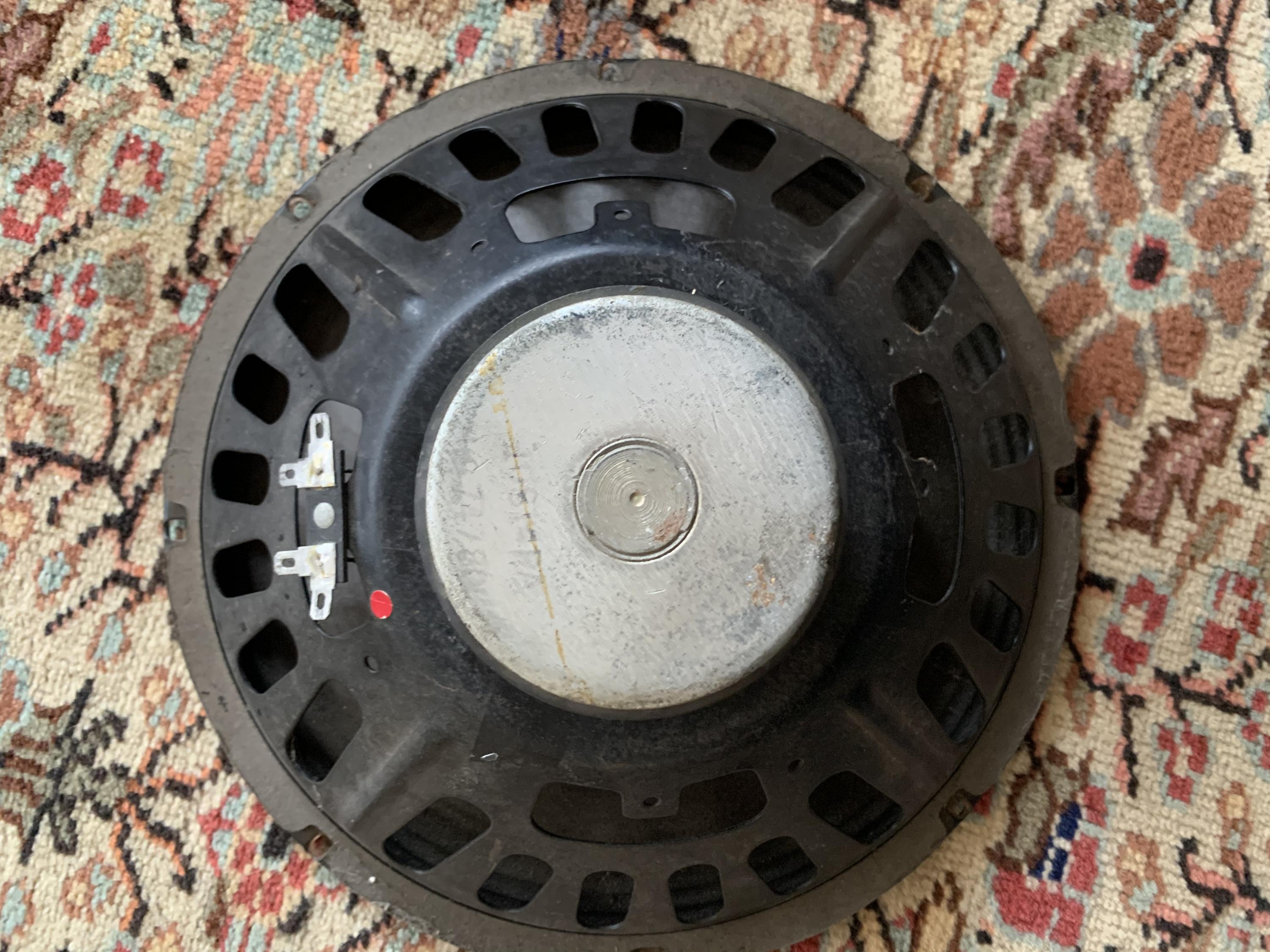 Can someone ID this speaker?-8c29a0c3-6a23-4c2e-8019-b6119a0f3127-jpg