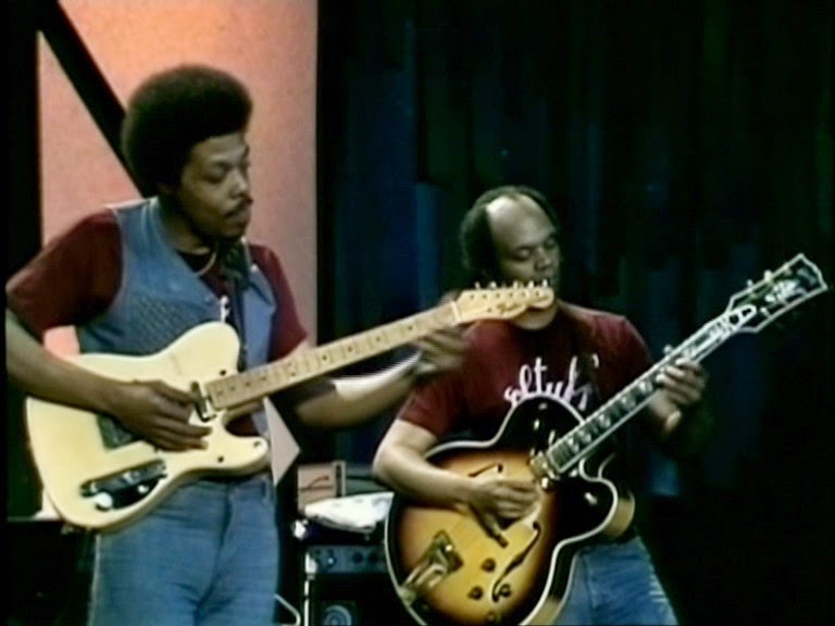 Gibson ES-175 sighted in '70s rock - Drift Away-eric_gale_cornell_dupree-jpg