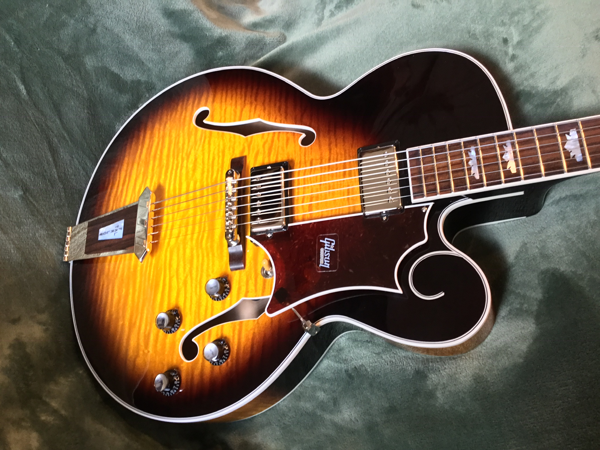 RIP Gibson Archtop guitar-1d9ae086-582d-4fd1-a748-06449d898005-jpeg