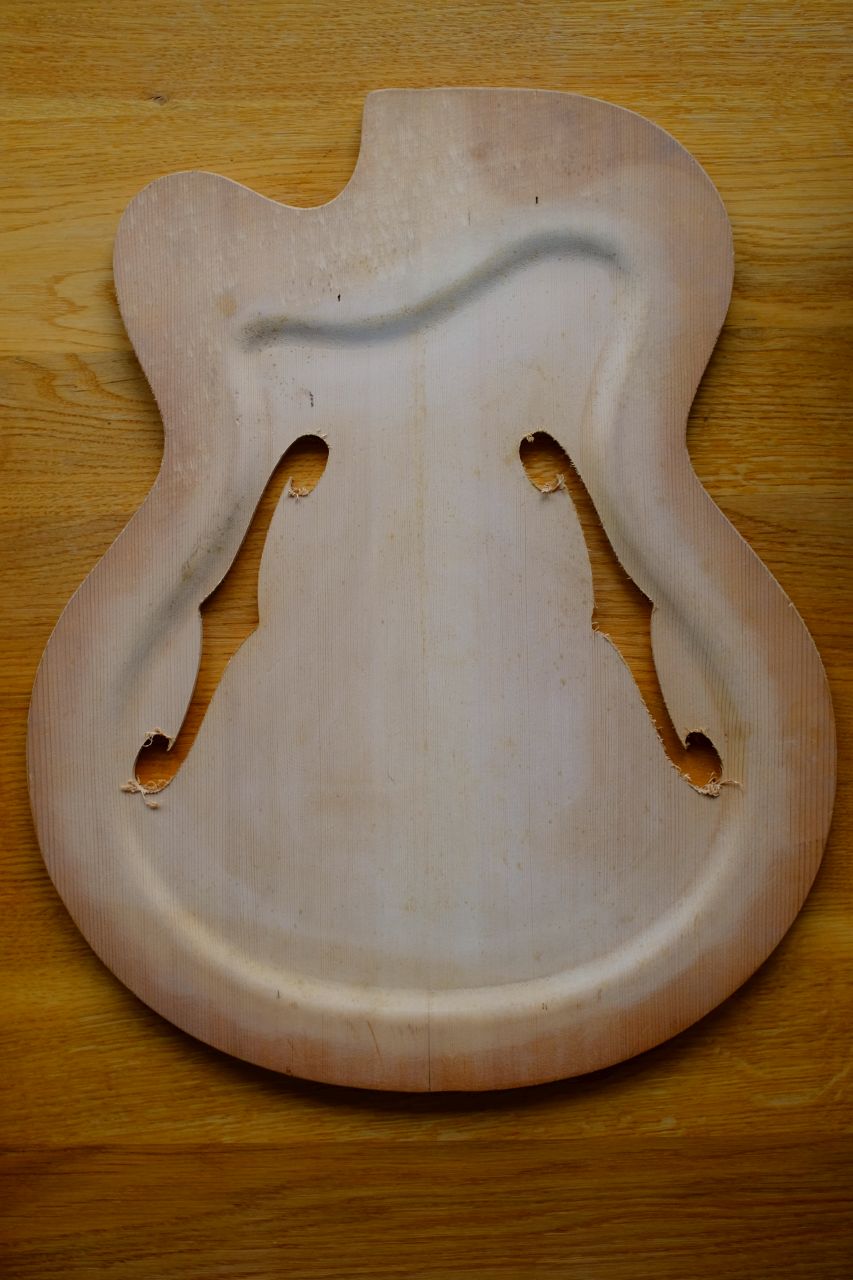 Vintage German Archtops-dscf5393a-original-roger-super-luxus-german-carve-spruce-top-jpg