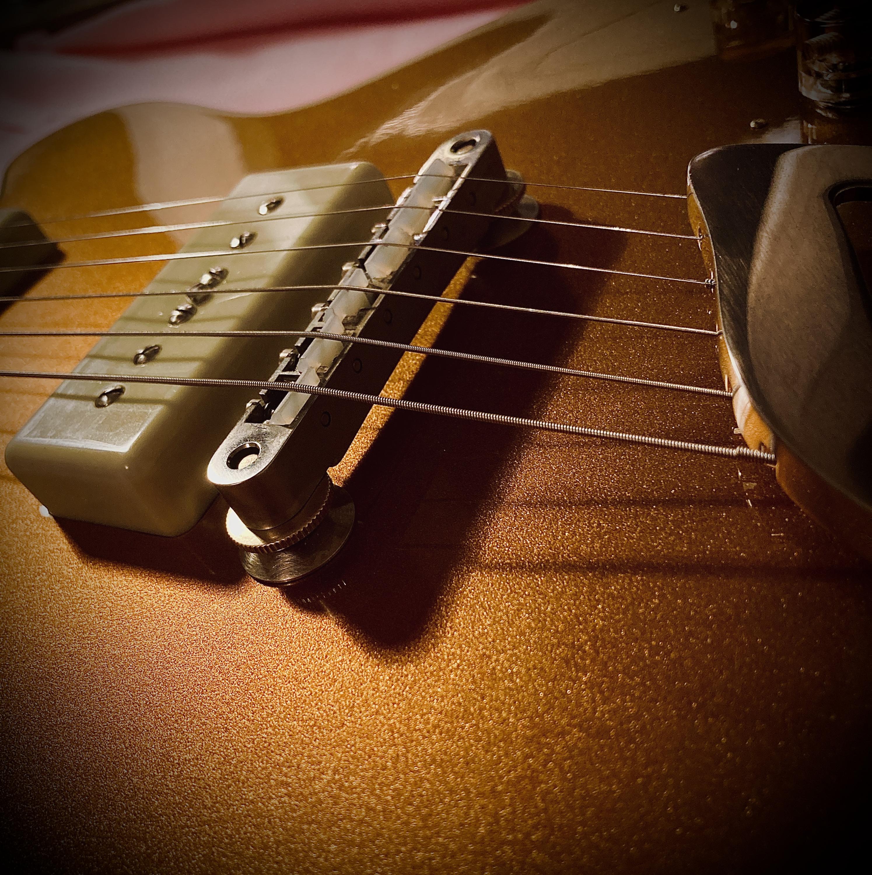 The definitive list of hollow body guitars with P-90 Pickups-1227fd27-c624-4ad9-ba06-7fd1e3036347-jpg