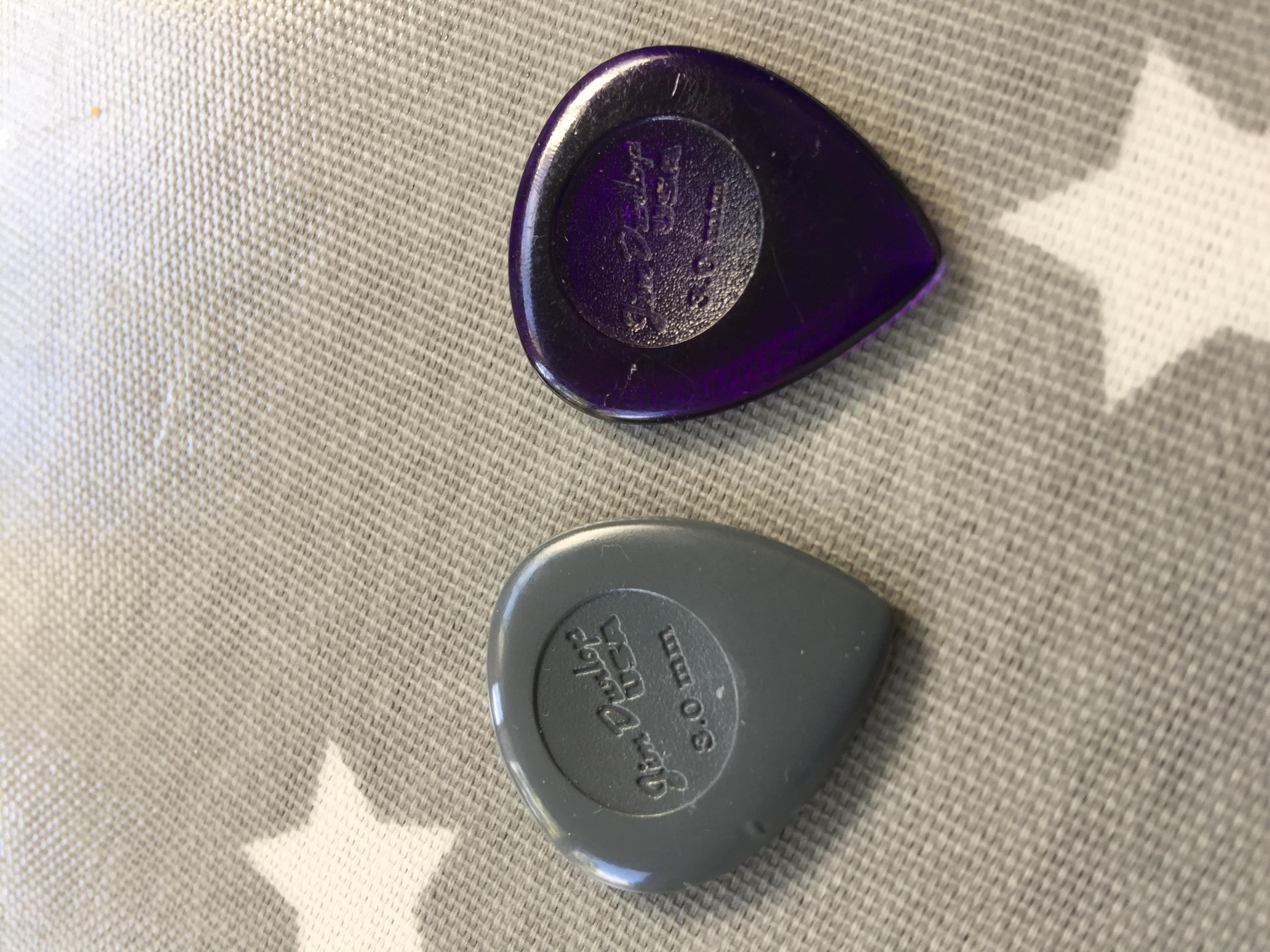 Going back to thinner guitar picks-055ae2ef-fe71-4002-a7e9-20ebaa295902-jpg