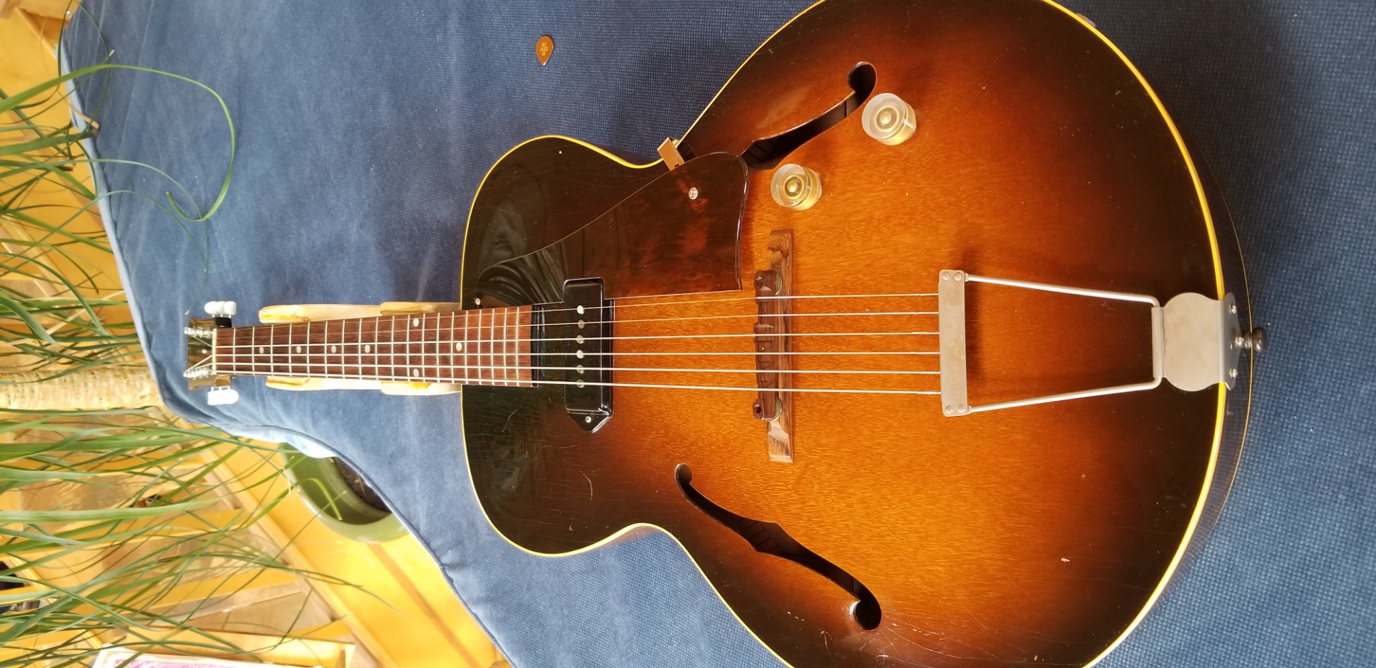 16" Gibson ES-125 vs 17" Gibson ES-150-125_top-jpg