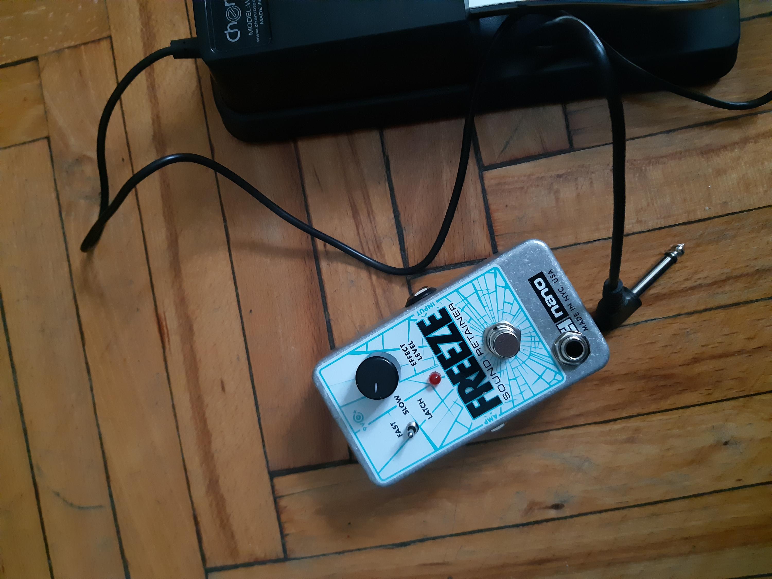 EHX Freeze and Gamechanger Audio Plus-20210412_190350-jpg