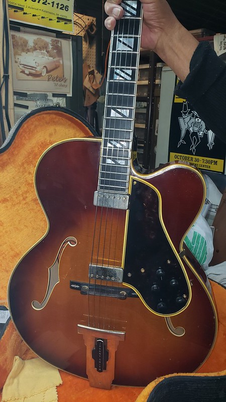 Gibson Johnny Smith 1966-51273546960_d8f7e6de73_c-jpg