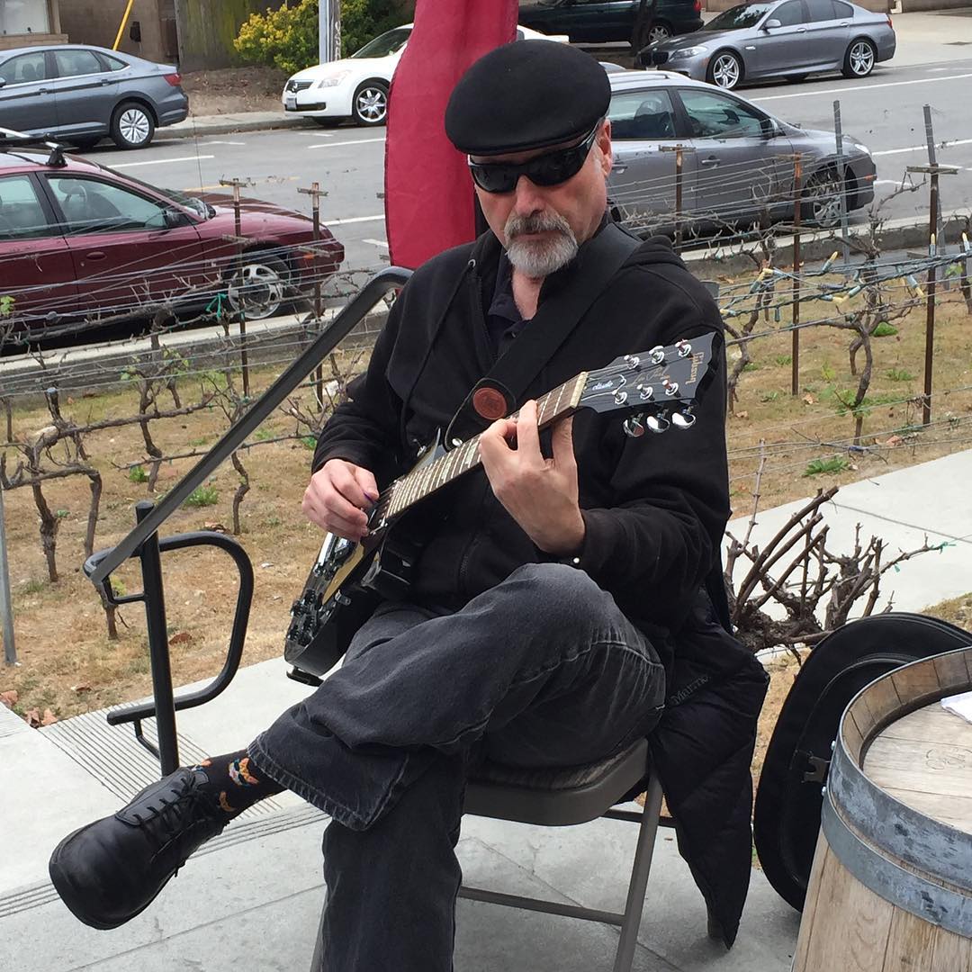 Why do Jazz players use Telecaster and not Les Paul?-lester-while-seated-jpg