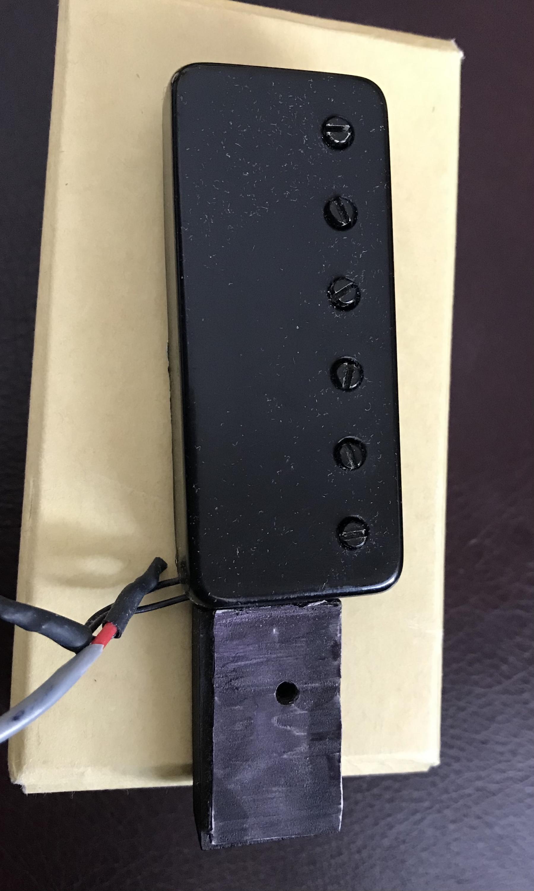 What kind of pickup was on my 1989 Benedetto Fratello?-7f438316-ed49-4c07-b191-0073f9cde303-jpg