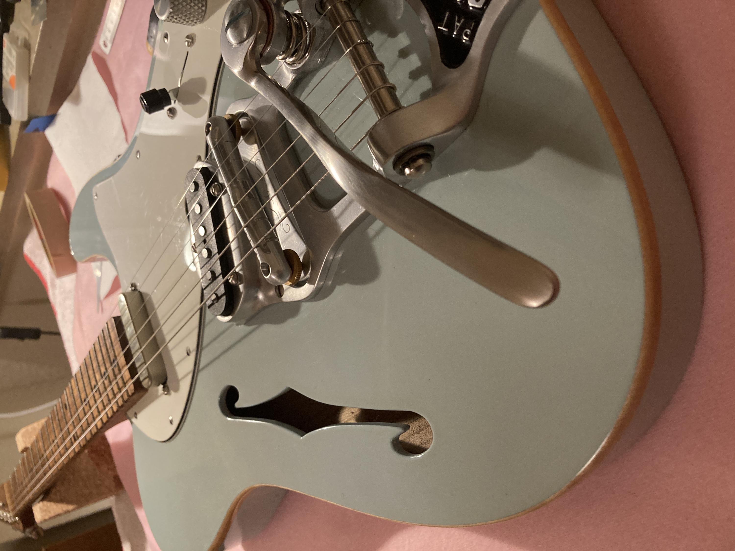 Why do Jazz players use Telecaster and not Les Paul?-ebb43c0d-8fe1-4e1c-9337-4b1938c25dbf-jpg