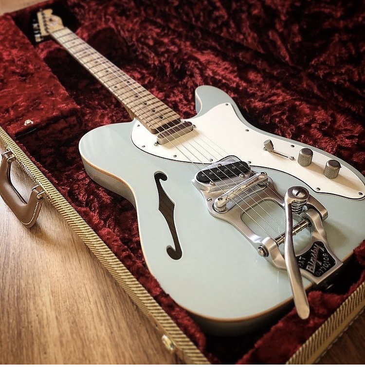 Why do Jazz players use Telecaster and not Les Paul?-ab06c71c-3feb-49d2-b1e7-43bc5f34dda1-jpeg