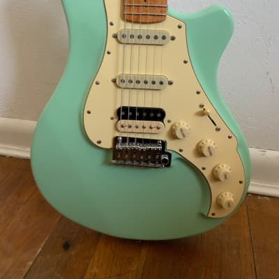 Gibson - Why the inconsistent toggle switch locations?-m1hhcltqj8sad4pstga2-jpg