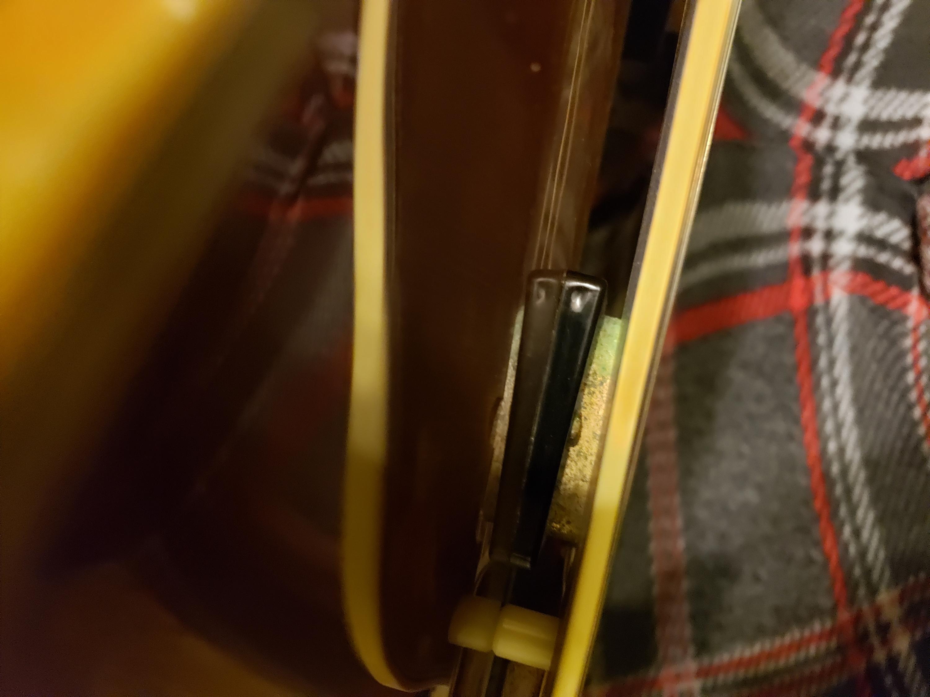 Pickup Cover Off-Gassing Issues-20211001_200045-jpg