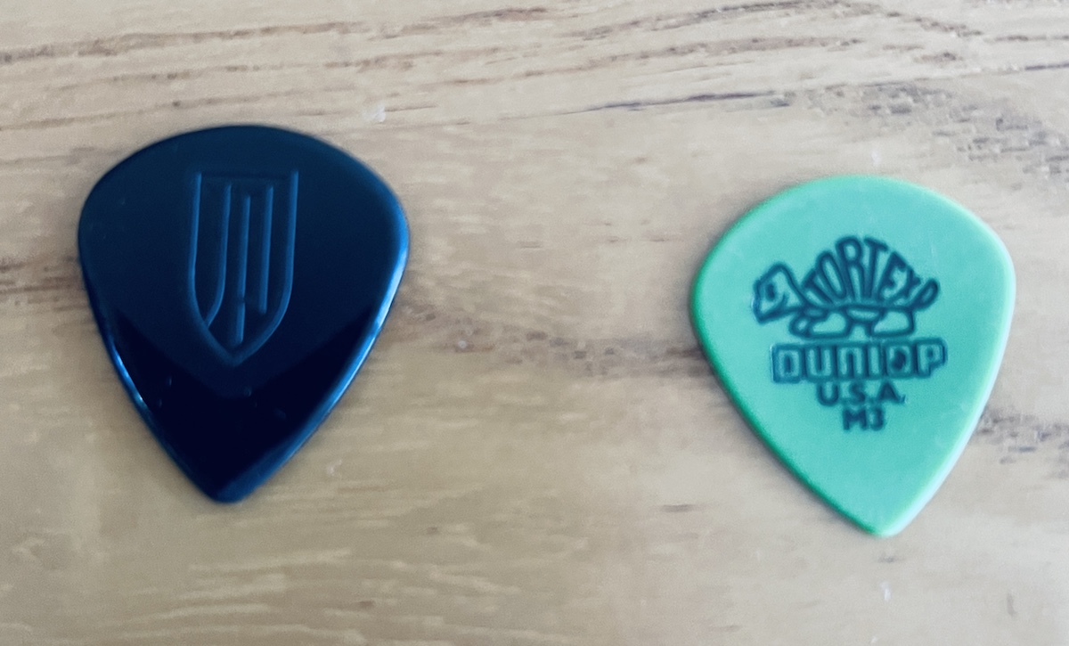 Plectrums for Jazz-2picks-jpg