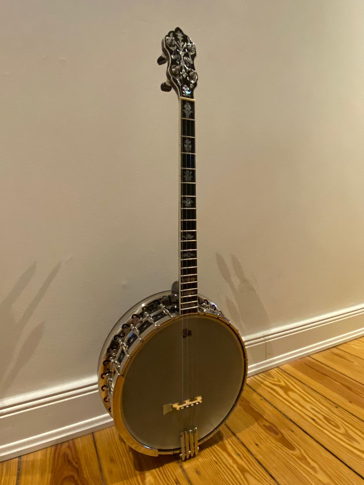 Slightly OT, amp'd banjo-7b43b63b-bcde-407d-bfac-89ceb2a5292a-jpeg