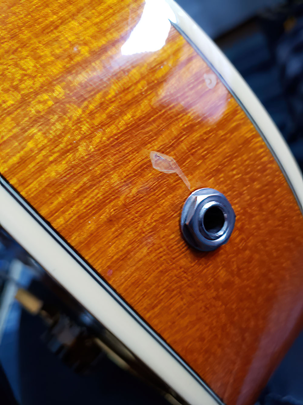 Diagnosing a buzz or vibration in an archtop?-crack-jpg