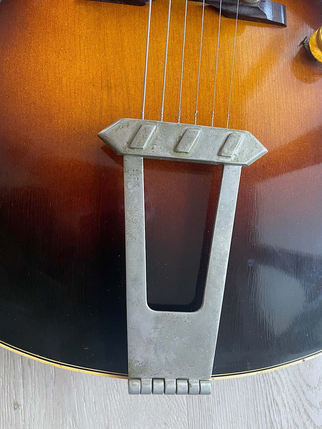 Finally Gibson ES-175 1954 in da house - how to brush it up and make it fit (for me)-015c7cf8-d81b-4fbb-b3f7-e5c34c1fa5f3-jpeg