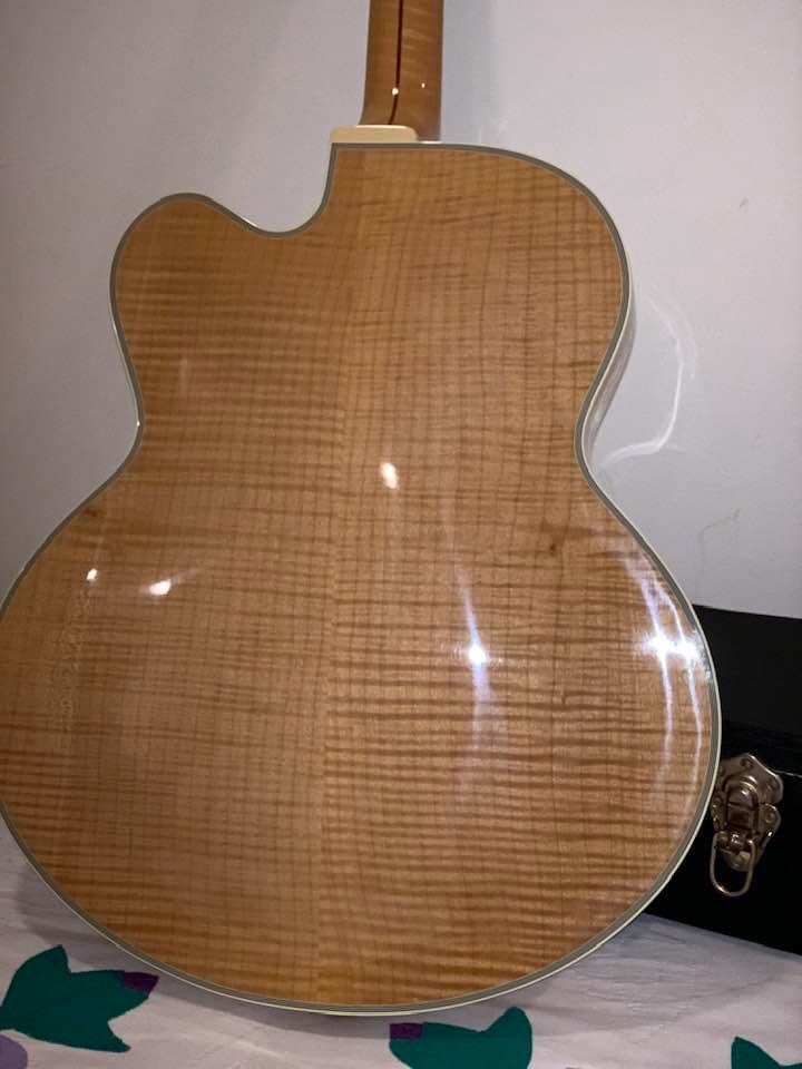 Heritage D'Angelico New Yorker-f45d81b0-3654-48e3-8e5e-3631dbb83c75-jpeg