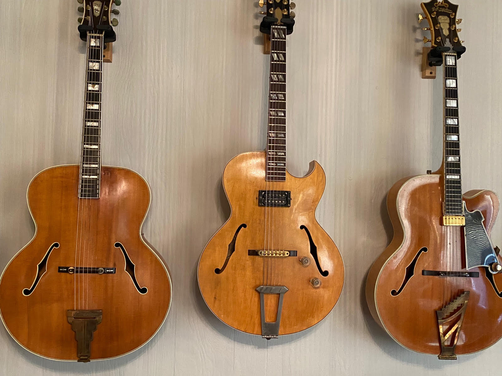 Original D'Angelico guitars (pre-1965)-0d47fca0-3db1-402c-bdf2-22c9b2747ade-jpeg