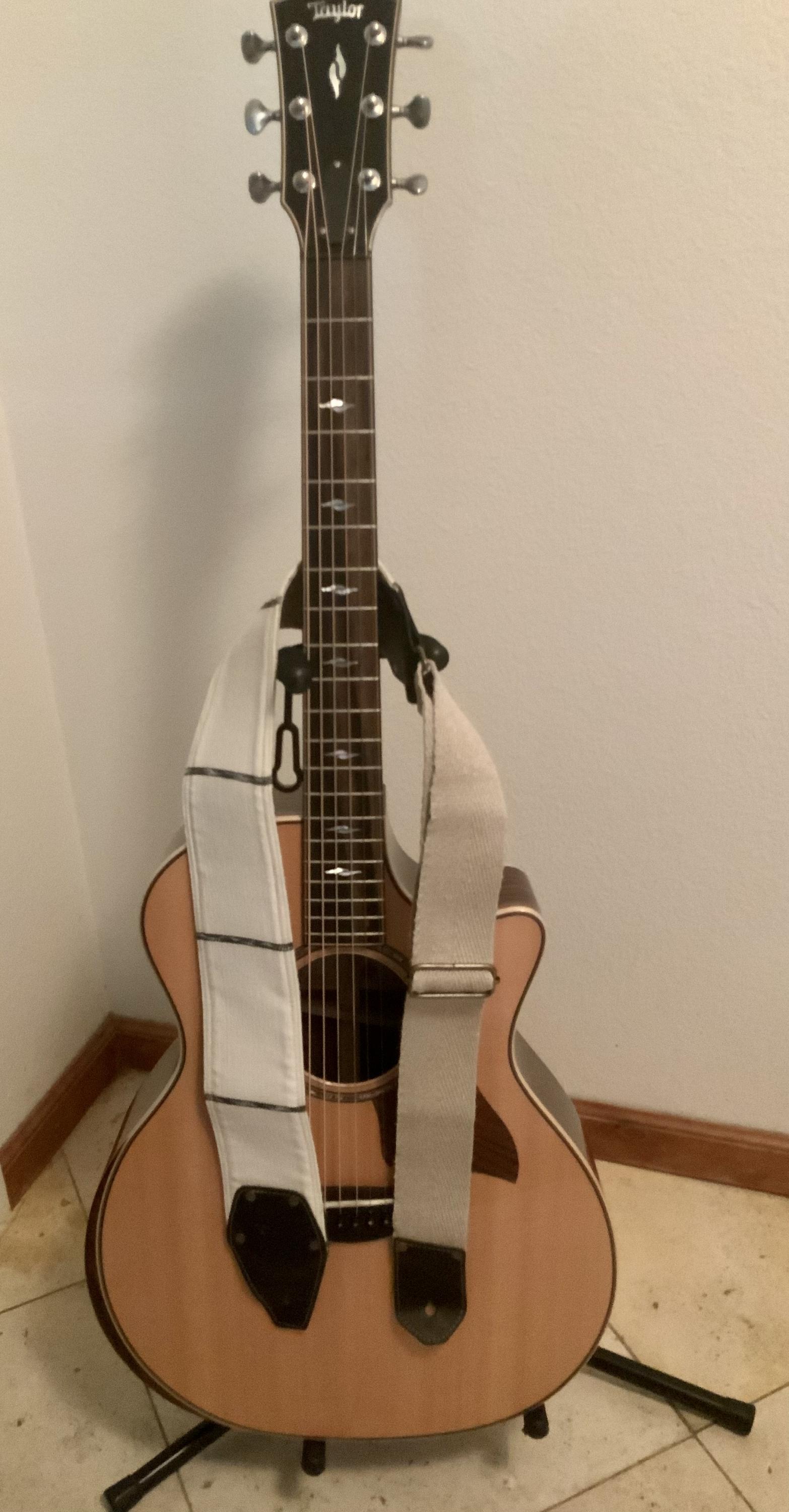 Ron Eschete's guitar strap?-a11a43c2-e40b-48dc-8f4b-1de4fcf30266-jpg