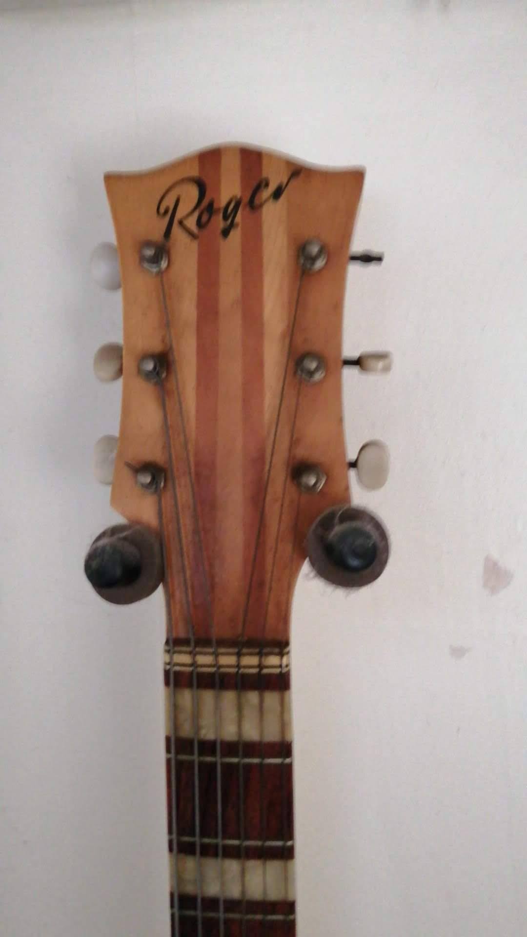 Roger electric hollowbody guitar (possibly a 56 "club")-fb_img_1598257677626-jpg