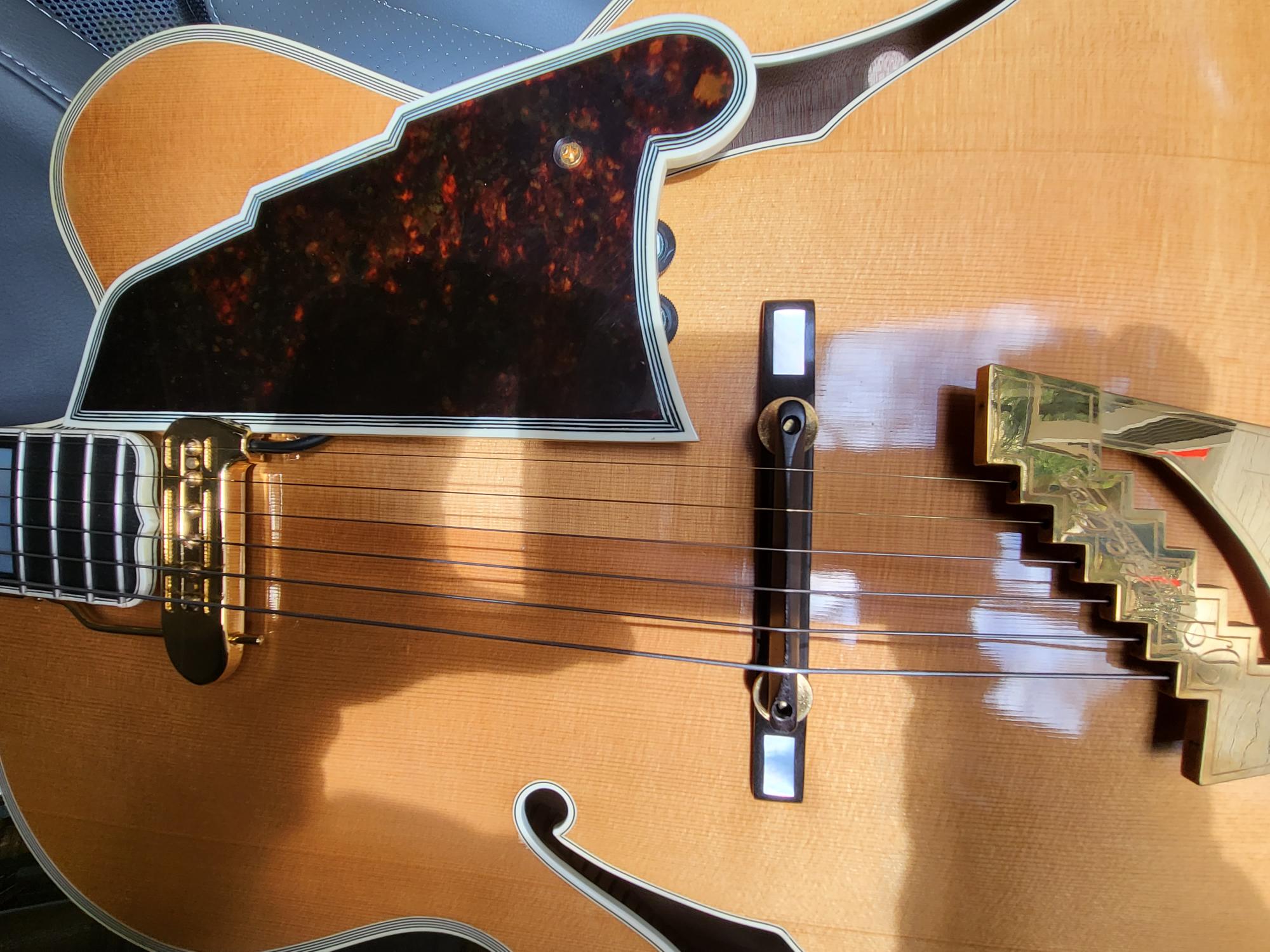 Heritage D'Angelico New Yorker-20220410_172514-jpg