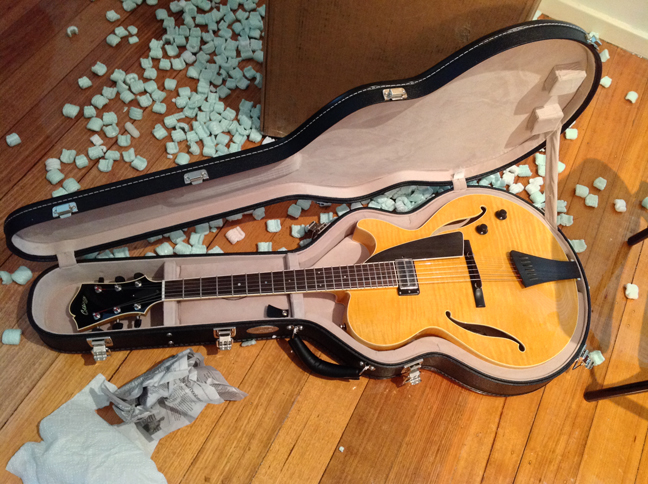 Unboxing Collings Eastside Deluxe-photo-12-jpg