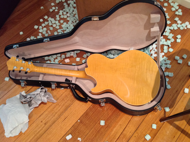 Unboxing Collings Eastside Deluxe-photo-10-jpg